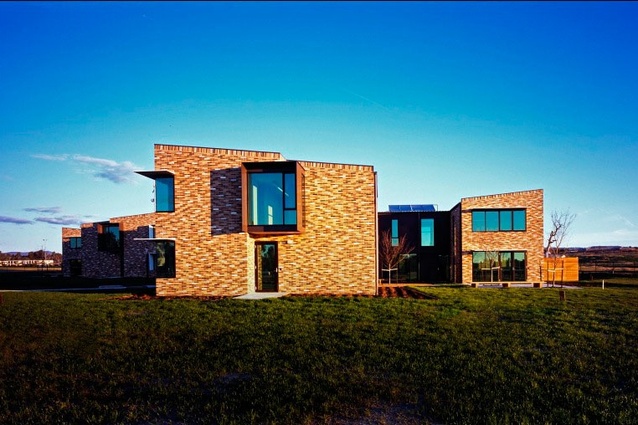Commercial joint winner: La Trobe University, Wodonga, by Billard Leece Partnership.
