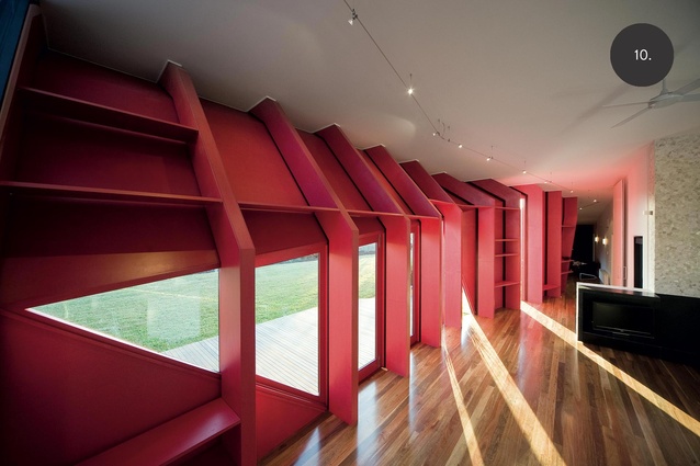 House in Mornington Peninsula, Melbourne by McBride Charles Ryan Architects.