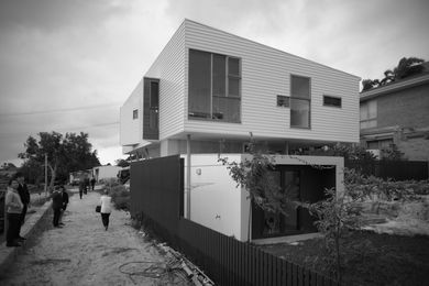 Beach Road house by David Barr Architect in association with Ross Brewin Architecture + Urbanism.