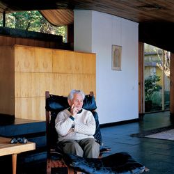 Hugh Buhrich at home in the house he designed and built between 1968 and 1972, the “most intensely personal” of his projects. 