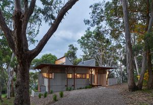 Bay Guarella House by Peter Stutchbury Architecture.