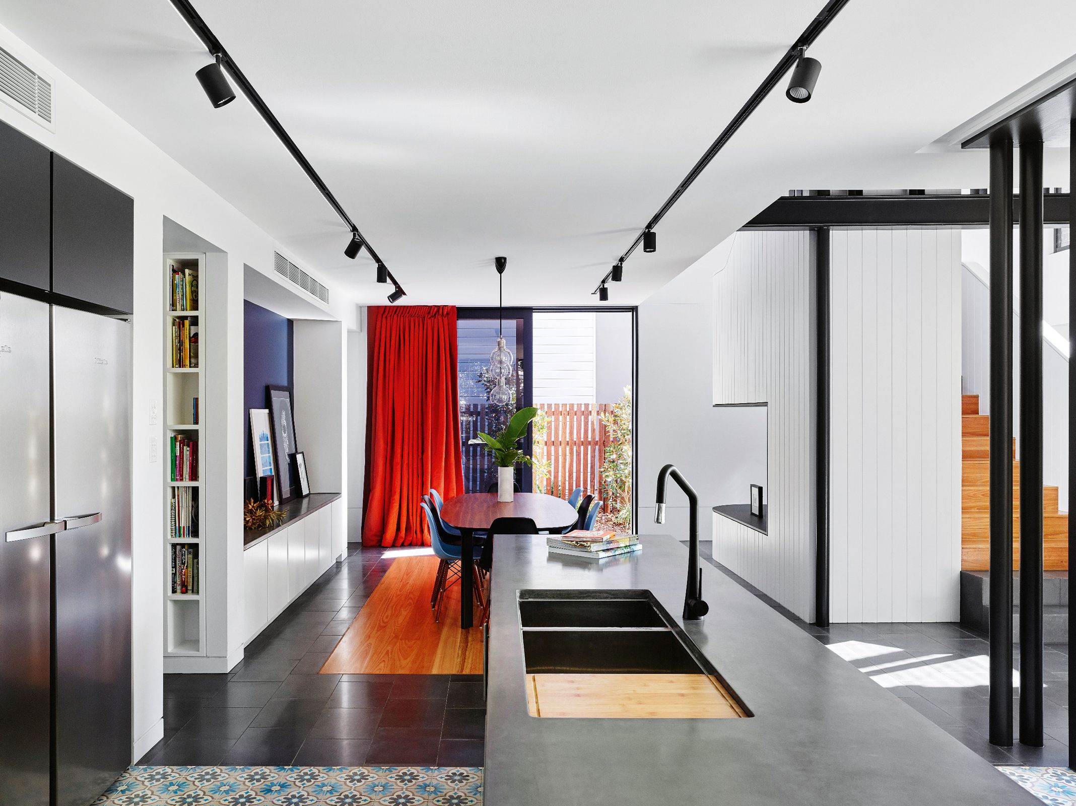 Geometry at play: West End House | ArchitectureAu