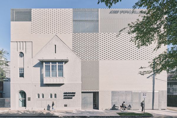 The hit-and-miss masonry facade resonates with the warp and weft of tapestries by Jewish Bauhaus artist Anni Albers.