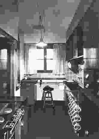 Margarete Schütte-Lihotzky’s Frankfurt Kitchen, 1926–27. As illustrated in Das Neue Frankfurt 5 (1927).