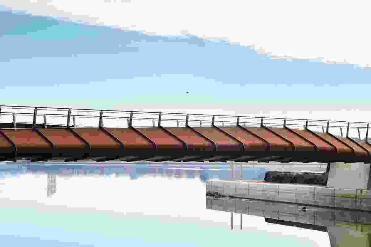 Kingston Bridge by Oxigen.