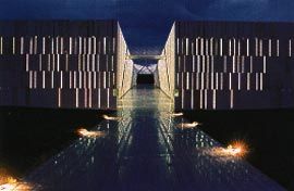 Lighting design by Jerry Retford at Commonwealth Place, winner of an Award of Commendation at the Illuminating Engineering Awards. Photo Peter Batho.