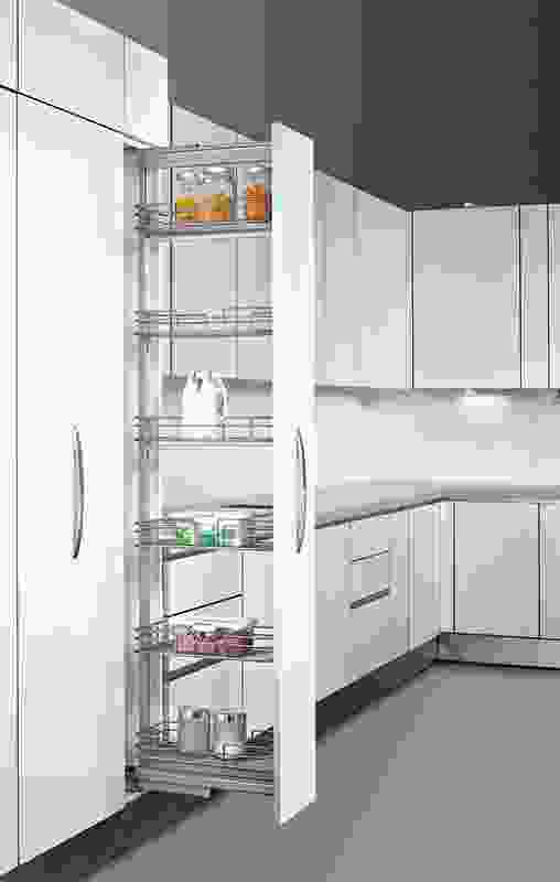 Pull-out Pantry.