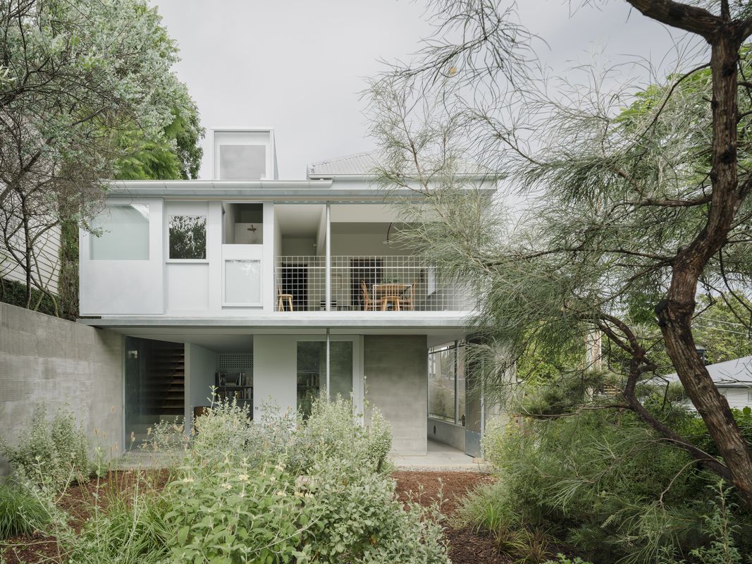 Red Hill House and Studio by Zuzana and Nicholas