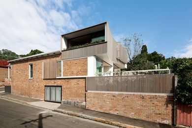 Balmain Houses, Sydney, by Benn and Penna Architects encompass two semi-attached dwellings plus a studio to accommodate a range of scenarios for multi-generational living.