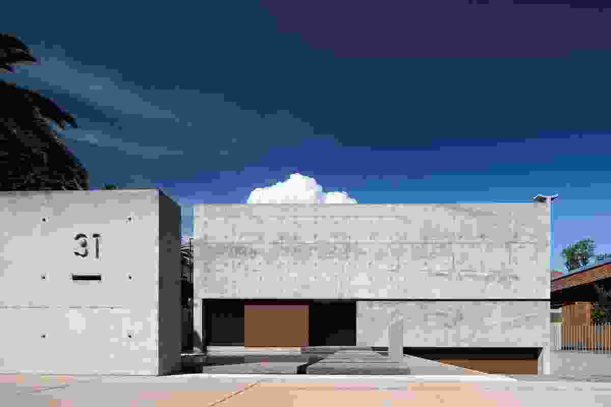 Mexican Contemporary House by Evolva Architects & Andres Casillas de Alba.