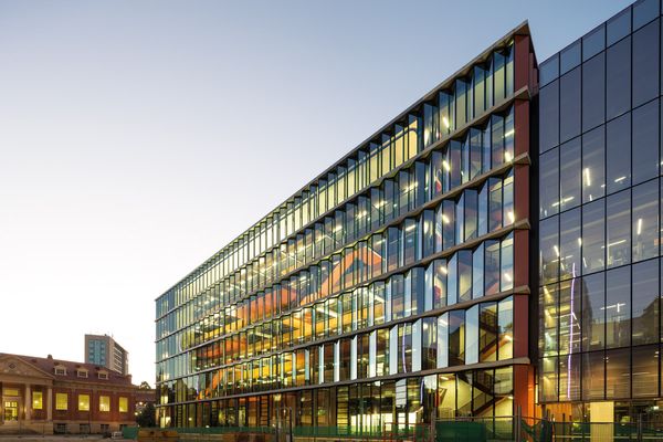 The Braggs (2012) by BVN is the new Institute for Photonics and Advanced Sensing (IPAS) and an undergraduate teaching facility at the University of Adelaide.