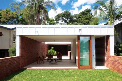 The house is composed of a series of framed views.