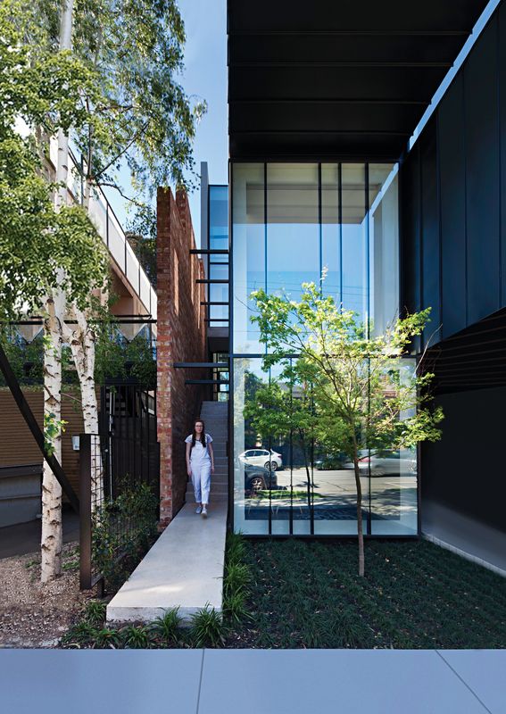 Alluring and bold: Mixed Use House | ArchitectureAu