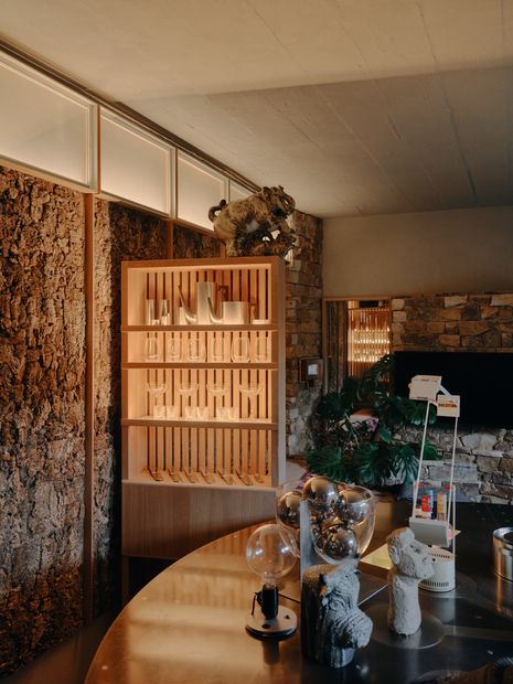 Experimentation with compact pied-à-terre typologies renders a playful cocktails space.