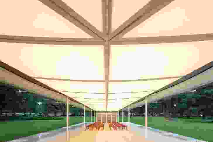 Murcutt emphasizes the need to understand the discipline of other built environment professionals, such as engineers and lighting consultants, when designing a building like MPavilion.