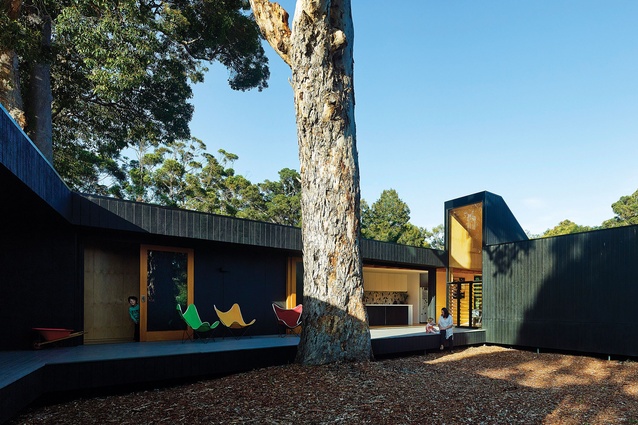 Karri Loop House by MORQ.