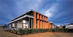 The Macarthur Gardens display suite differs slightly from the building at Mernda. Although similar building techniques are used, the orientation, insulation and concrete aggregate respond to the local environment. Image: Ian Tatton