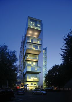 Oblique view of the northern facade, showing the building’s stacked form.