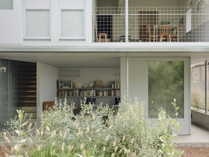 Red Hill House and Studio by Zuzana and Nicholas.