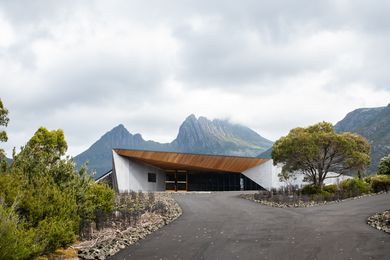 Dove Lake Viewing Shelter by Cumulus Studio.