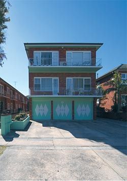 Walk-up flats at Brighton-le-Sands, 1960s. Image: Eric Sierins, 2006.