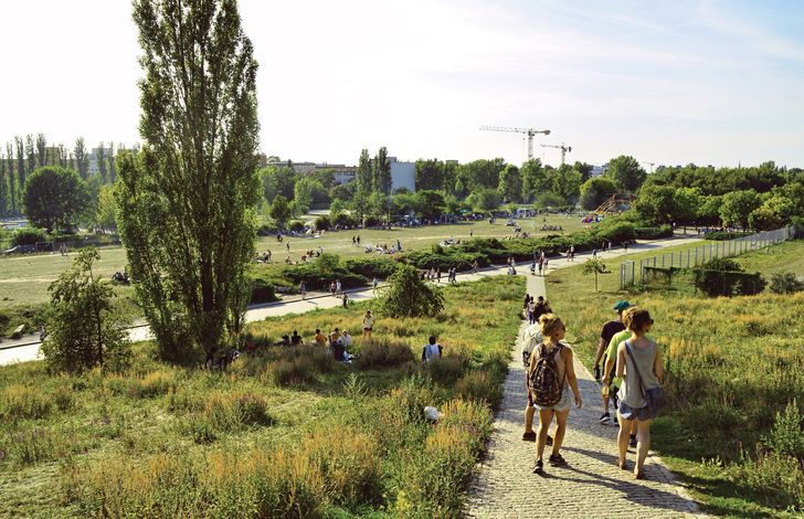 Designed by landscape architect Gustav Lange, Mauerpark in Prenzlauer Berg, Berlin occupies another “anomalous space” where the Berlin Wall once stood.