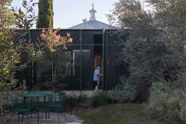 West End Shade House by Vokes and Peters | ArchitectureAu