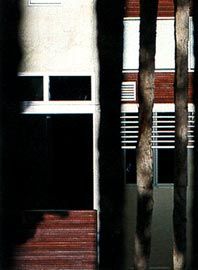 The signature building of the Howard Park winery, sited amid a copse of mature trees, by Jones Coulter Young.
Photographs Robert Frith.