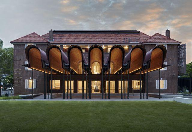 Joynton Avenue Creative Centre by Peter Stutchbury Architecture for City of Sydney.