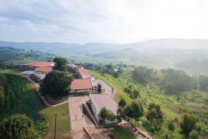 Mass worked with the Rwandan Ministry of Health, using local materials and labour- intensive practices, to deliver the Butaro District Hospital (2011).