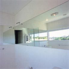  Optical echoes in the “reflection” bathroom. Image: Erica Lauthier 