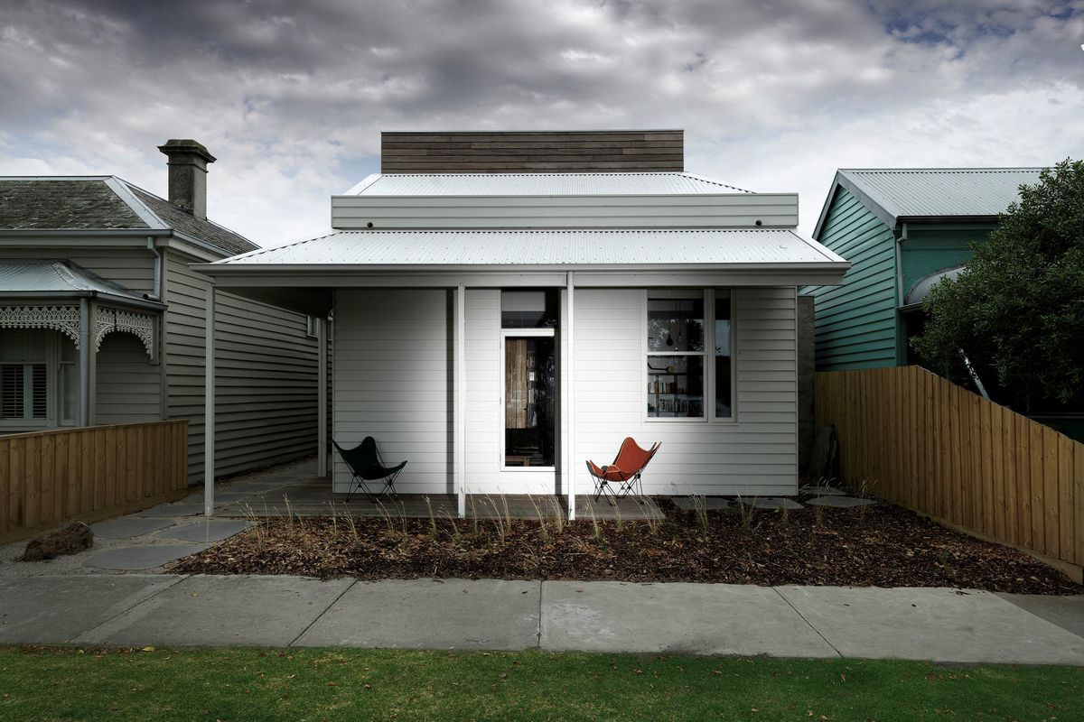 Suburban Beach House / David Barr + Ross Brewin