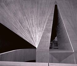 Australian
Embassy, Paris, 1978.
Architect Harry
Seidler.