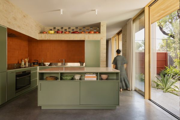 Oval House – Topology Studio