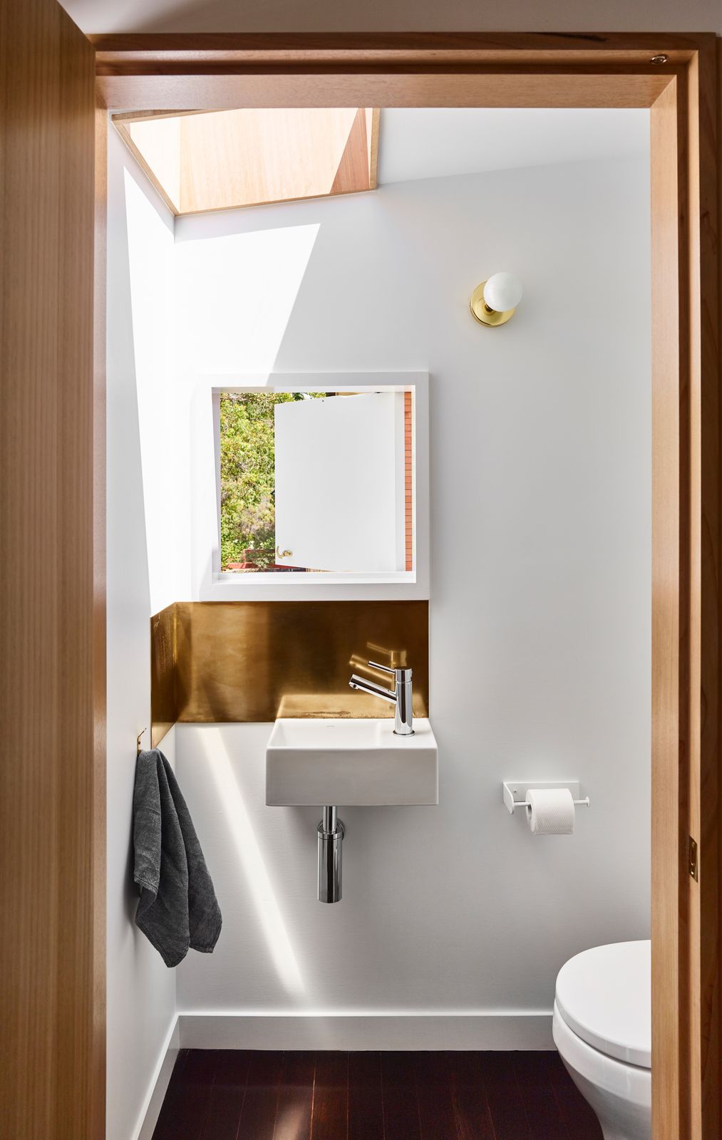 Light and bright: Monash Road House | ArchitectureAu