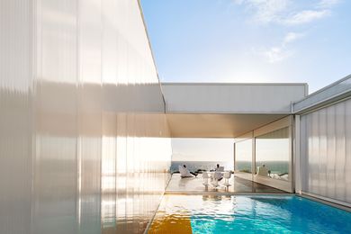 The main living space or salon can be opened to views of water at either end – a pool to the north-east and the ocean to the south-west.