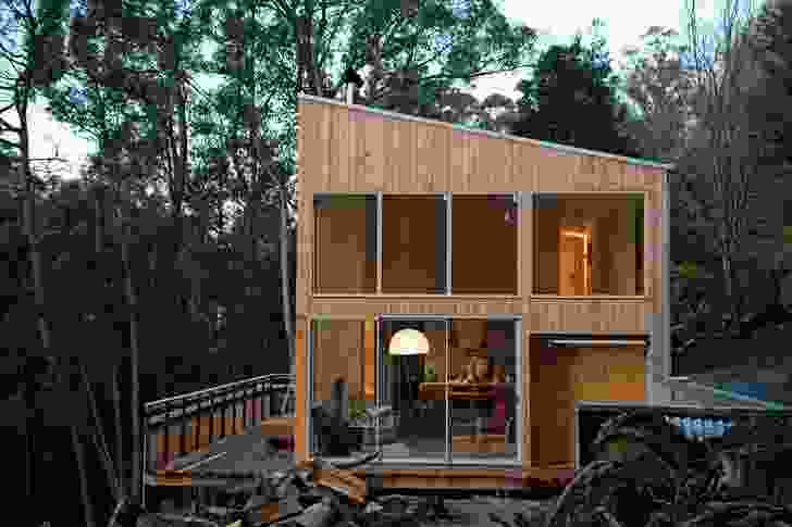 Fern Tree House: Perched on Mt Wellington on a wooded site.