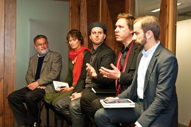 Former South Australian Government Architect Ben Hewett (second from right) talks about the importance of an integrated design strategy at AA Roundtable 07.