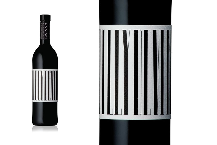 Tilly Devine wine label by Parallax.