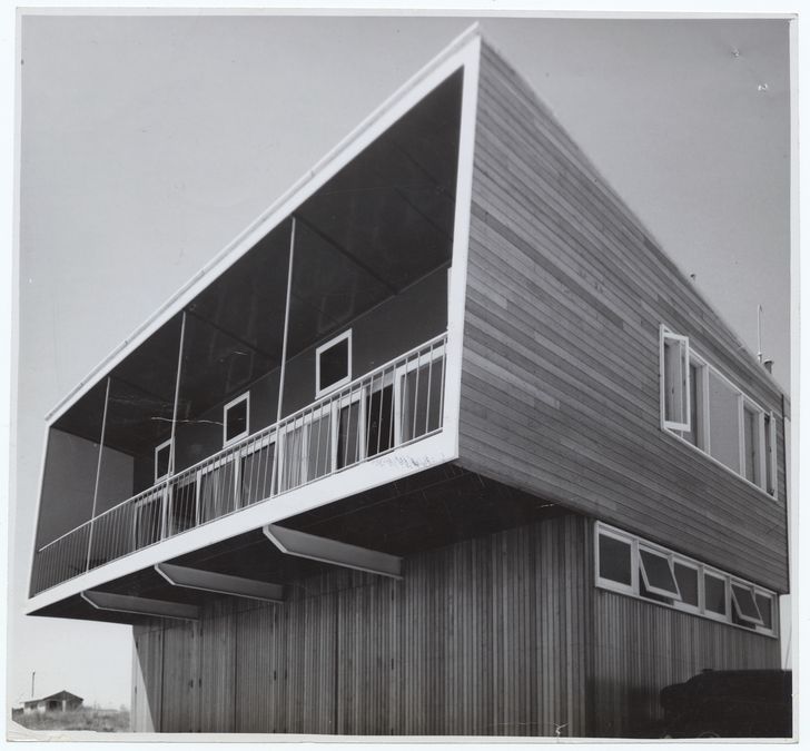 خانه‌ای ساحلی که توسط وودز باگو با لایبورن اسمیت و ایروین طراحی شده است