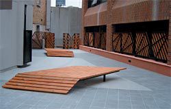 The communal court
between the Barry Street
and Leicester Street
buildings.