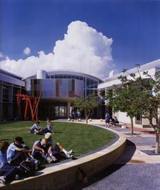 Overview of the courtyard.