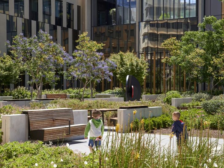 Bendigo Hospital by Silver Thomas Hanley, Bates Smart, Oculus and Paul Thompson.