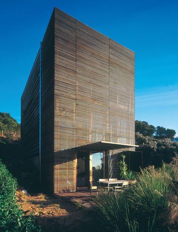 The Carter/Tucker House (1998) transforms from abstract box to animated object when the shutters are raised.