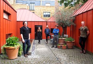 The 2018 Dulux Study Tour winners at the Tin House by Henning Stummel. L-R: Joseph O’Meara, Leah Gallagher, Kim Bridgland, Dirk Yates and Jason Licht.