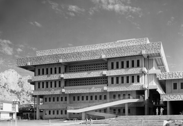 Townsville Courts of Law – Edmund Sheppard Building by Hall, Phillips and Wilson Architects.