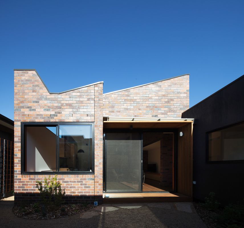 Hard and soft: Bridge House 2 | ArchitectureAU