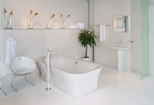 The PuraVida bath mixer with hand shower.
