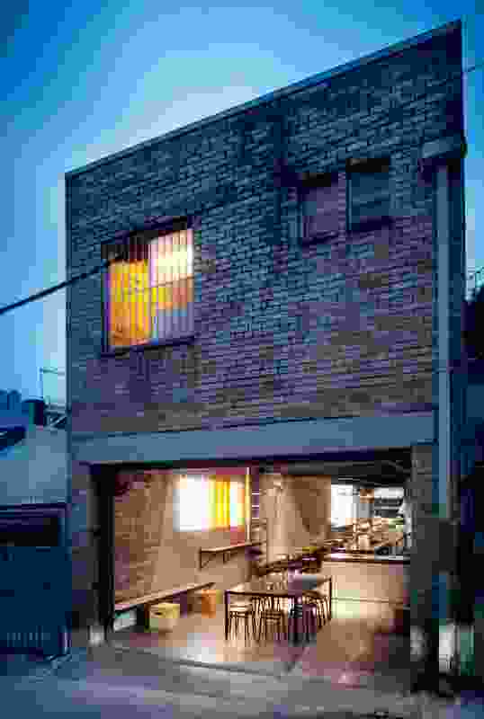 The five-metre wide building opens onto a laneway.