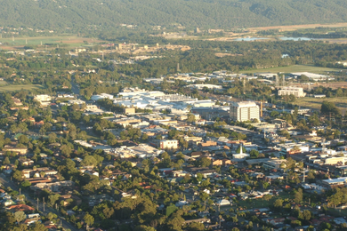 Aerial photograph of the Penrith CBD by Saberwyn, licensed under  CC BY-SA 3.0